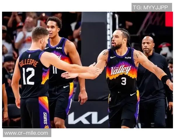 狄龙上半场表现抢眼15投8中砍下18分助球队奋战老东家